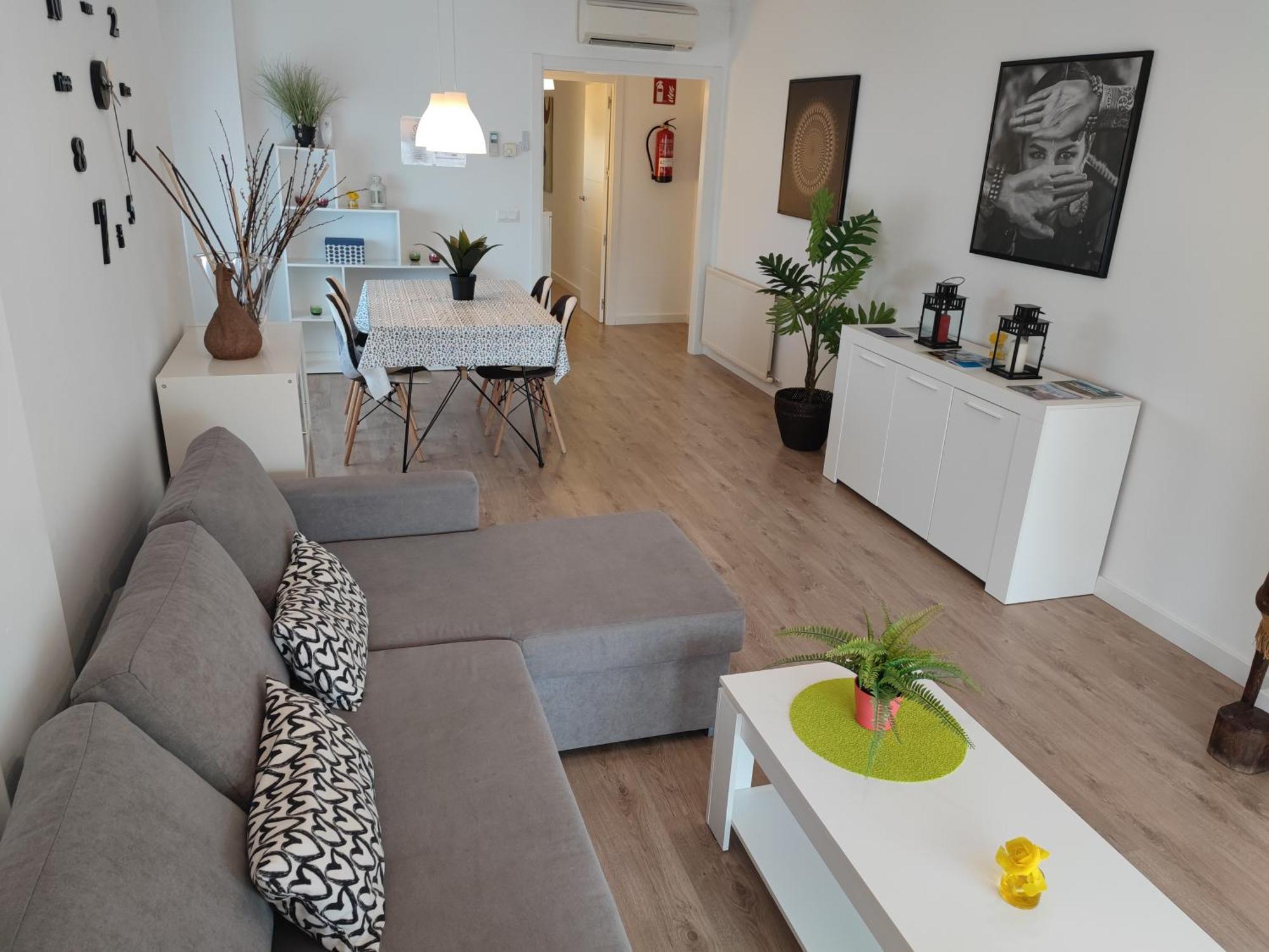 Apartamento Completo Muy Cerca Del Centro Ideal Para Familias Con Piscina Figueres  Exterior photo